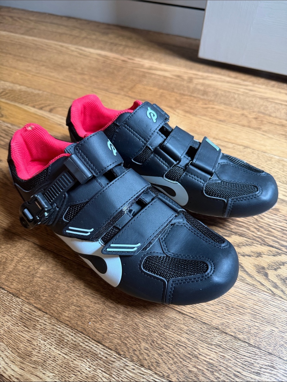 Men Peloton Black and Red Cycling Shoes with Secure Strap Closure